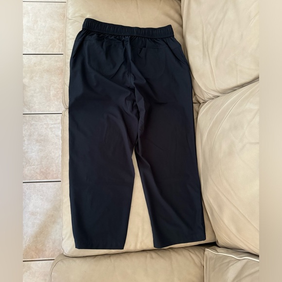 Eddie Bauer Women's Rapid Capri in Black. MSRP $64 - Picture 12 of 15